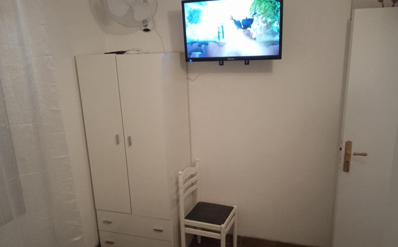 Habitacion Economica Con Bano Privado En Pleno Centro De Figueres Figueres  Ngoại thất bức ảnh